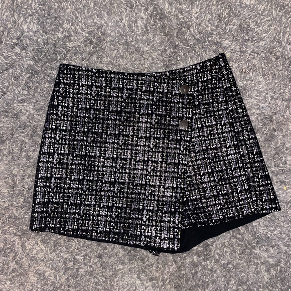 Zara Silver and Black Metallic Skirt with Shorts size Medium - Picture 3 of 5